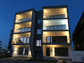 Idila Paradis, Mamaia
